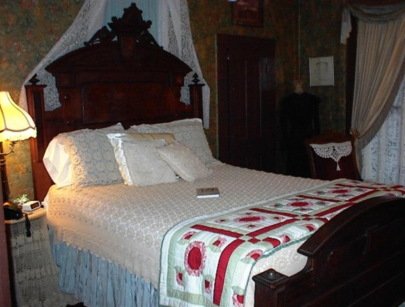 Carleton House Bed And Breakfast Bonham Kültér fotó